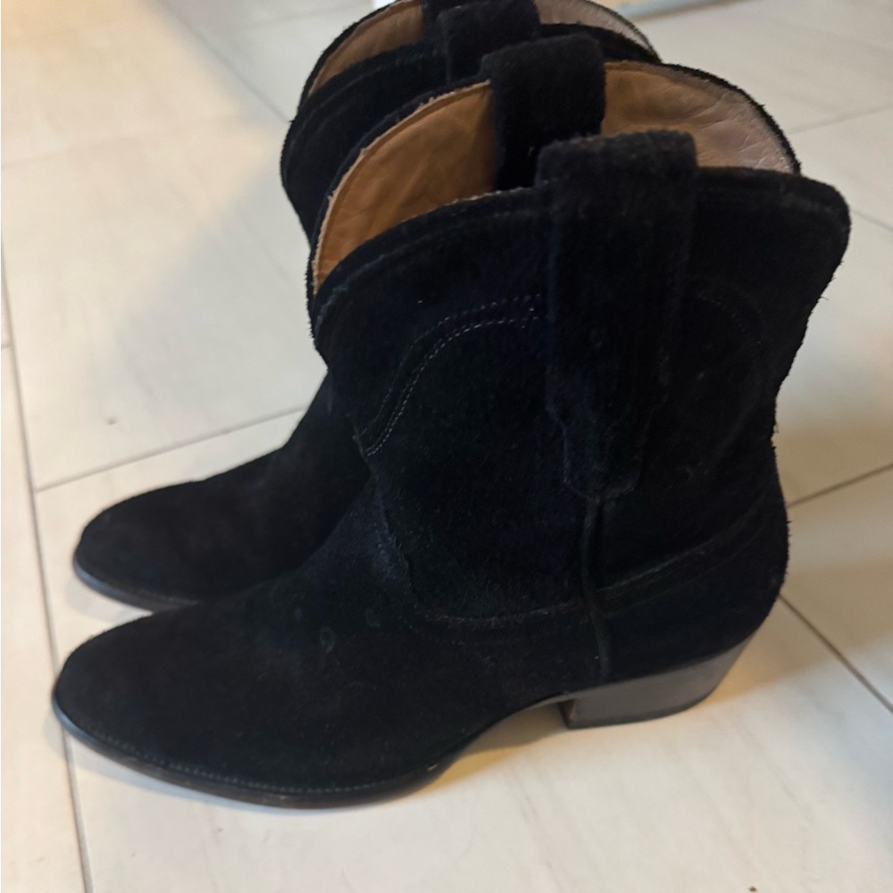Tecova Suede Booties